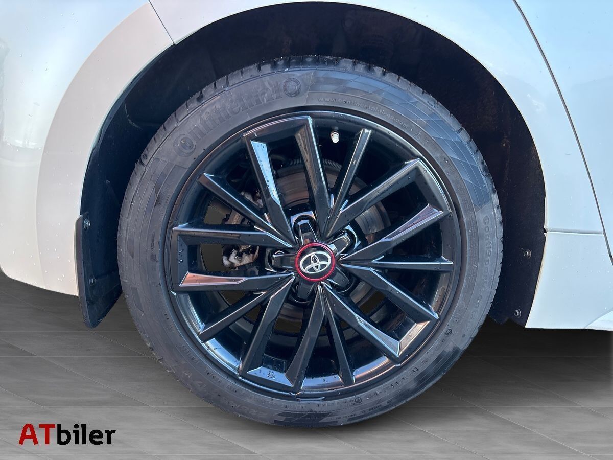 Hvid Toyota Corolla fra 2020