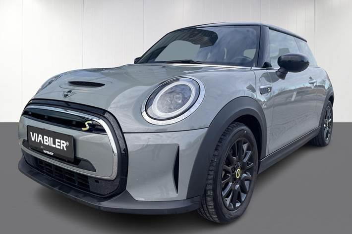 Grå Mini Cooper fra 2022 set udefra