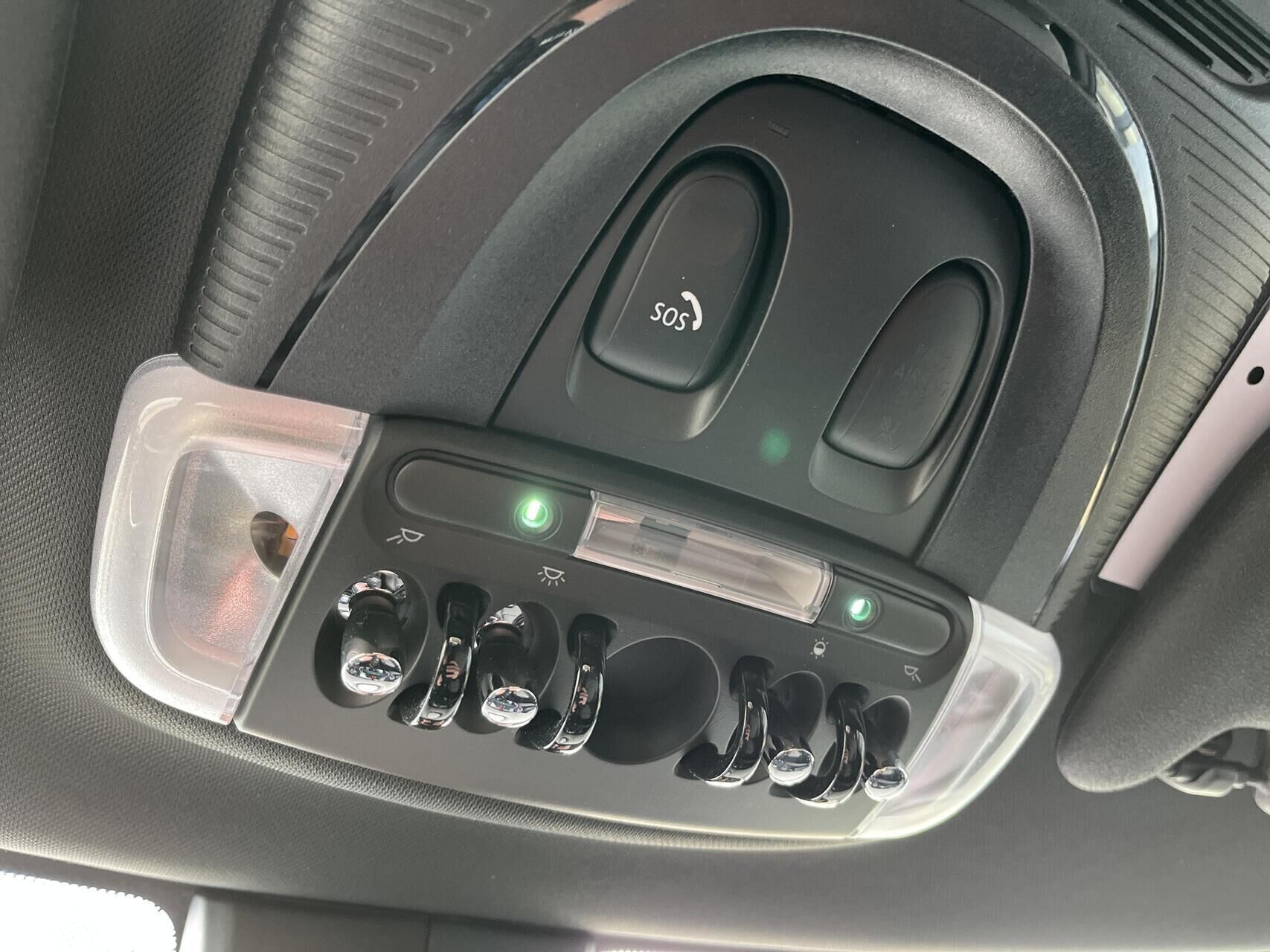 Grå Mini Cooper fra 2022