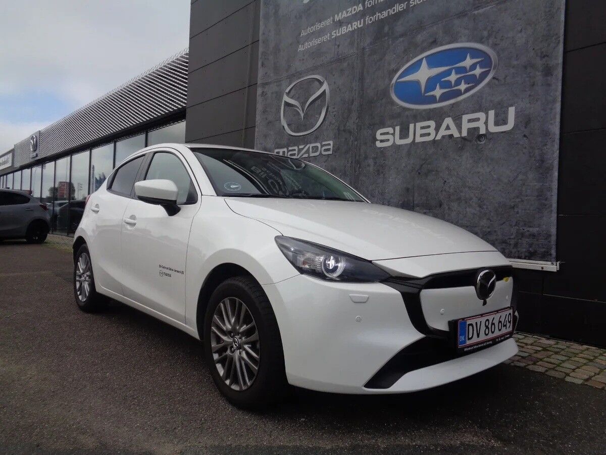 Hvid Mazda 2 fra 2023