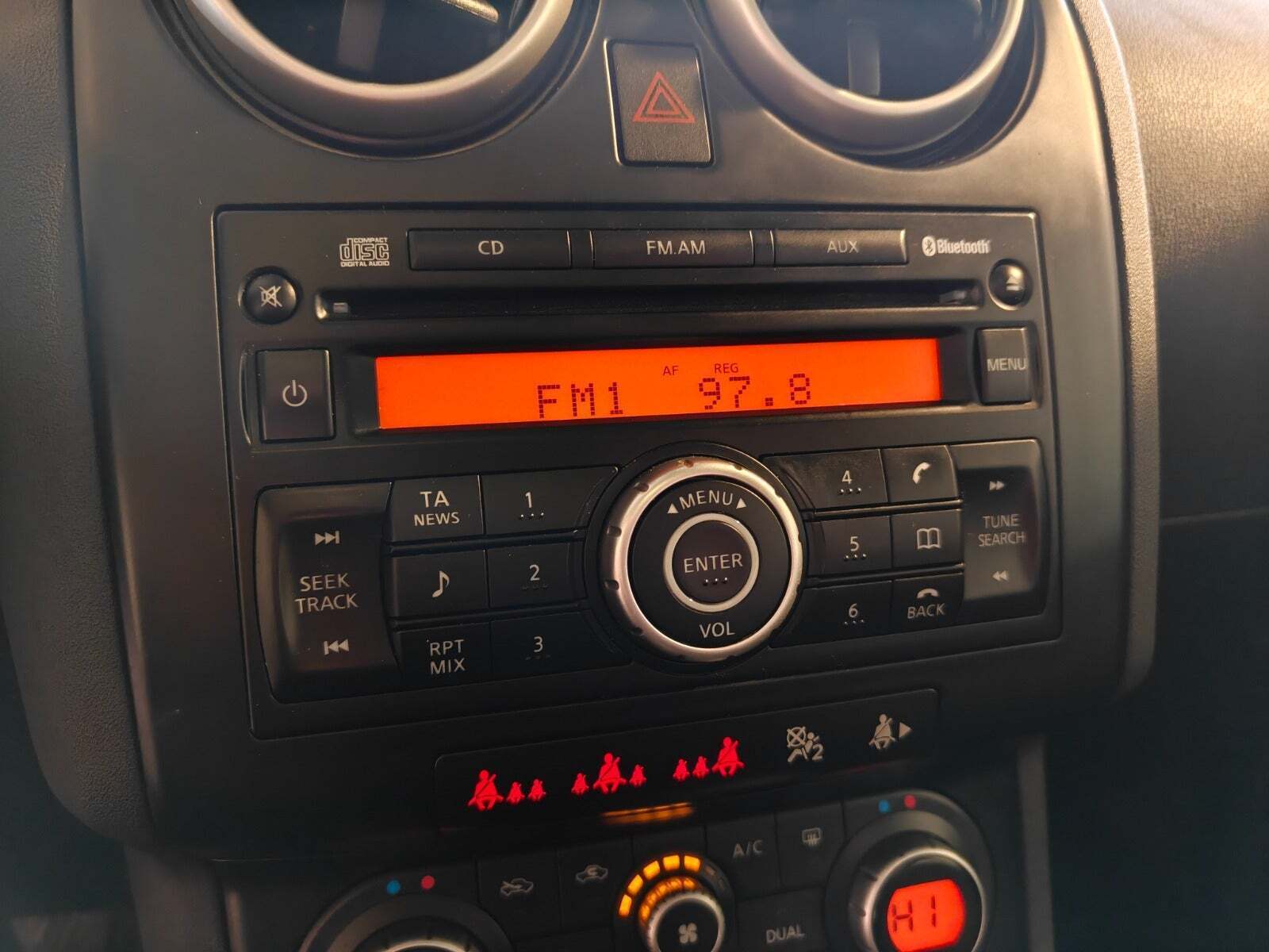 Hvid Nissan Qashqai fra 2010