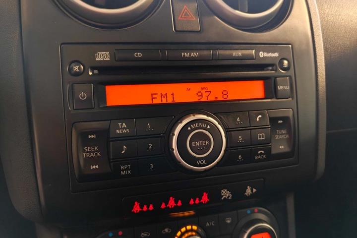 Hvid Nissan Qashqai fra 2010