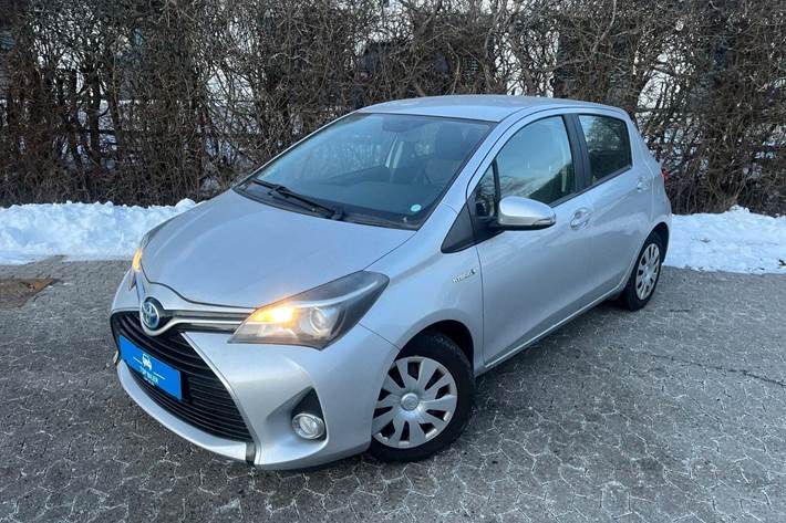 undefined Toyota Yaris fra 2015 set udefra