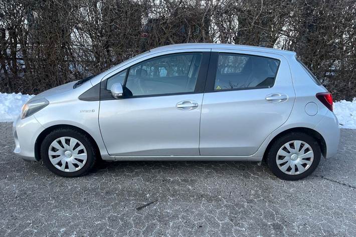 undefined Toyota Yaris fra 2015