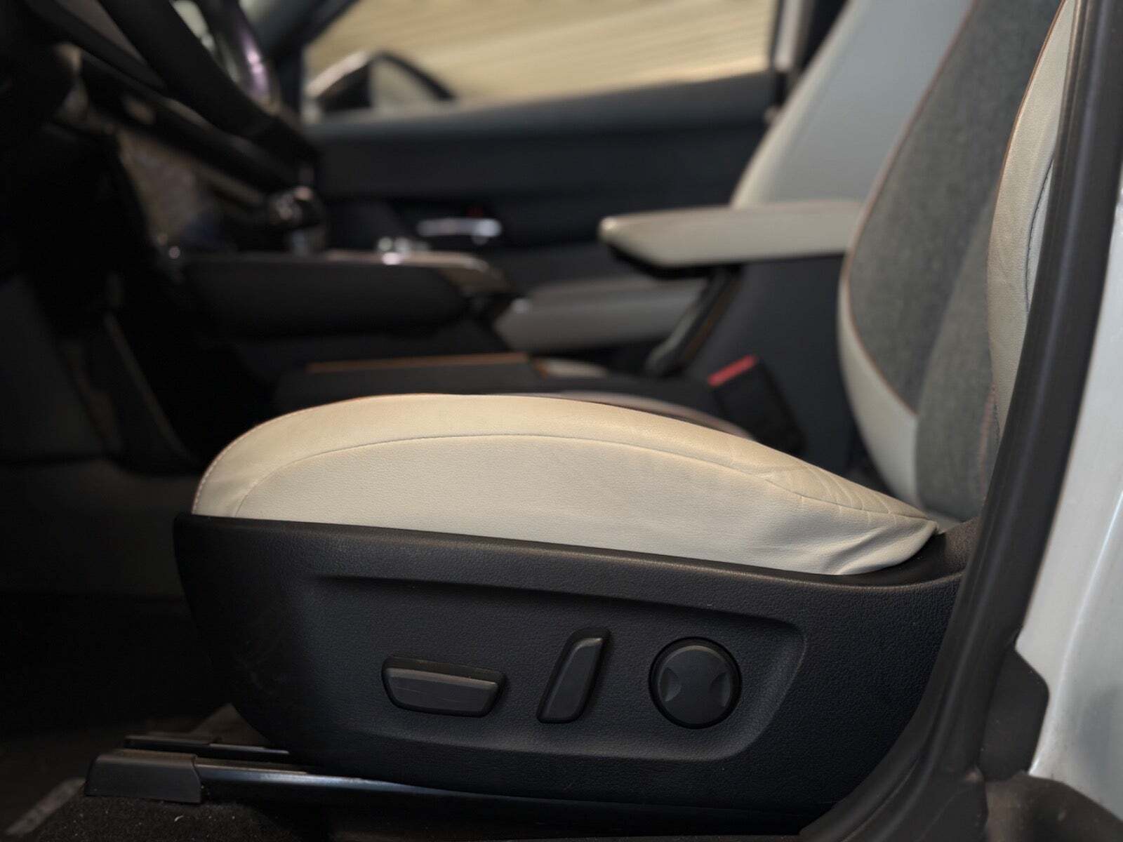 Hvid Mazda MX-30 fra 2020