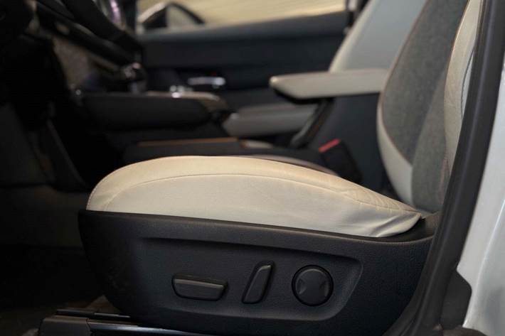 Hvid Mazda MX-30 fra 2020