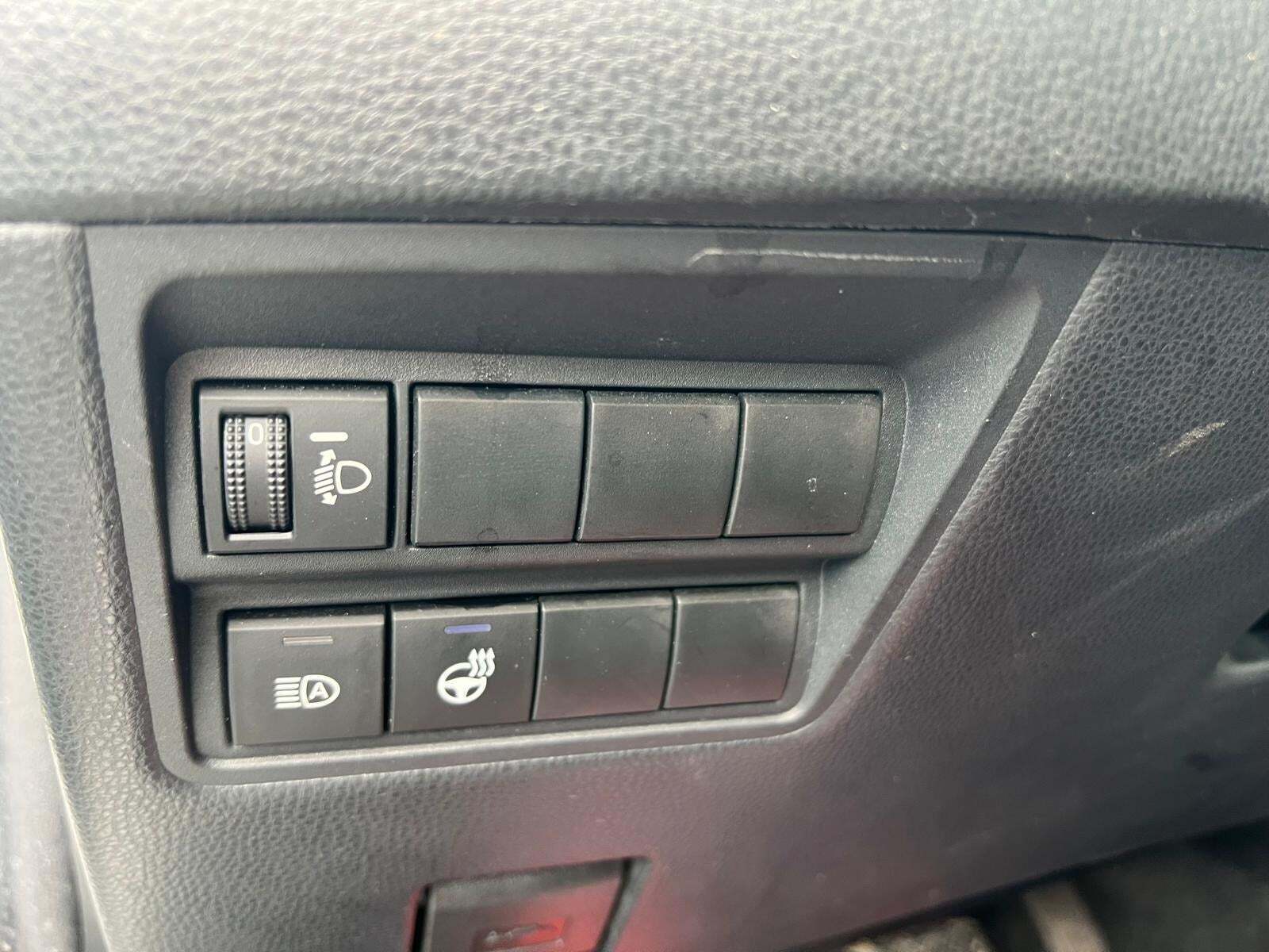 Hvid Toyota Yaris fra 2021