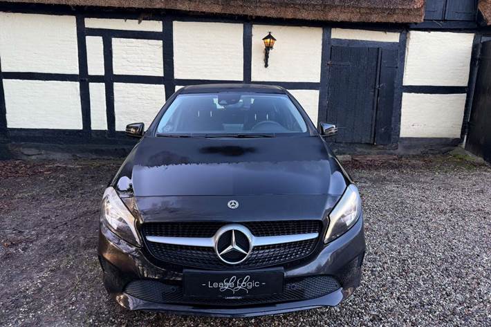 Sort Mercedes A180 d fra 2017