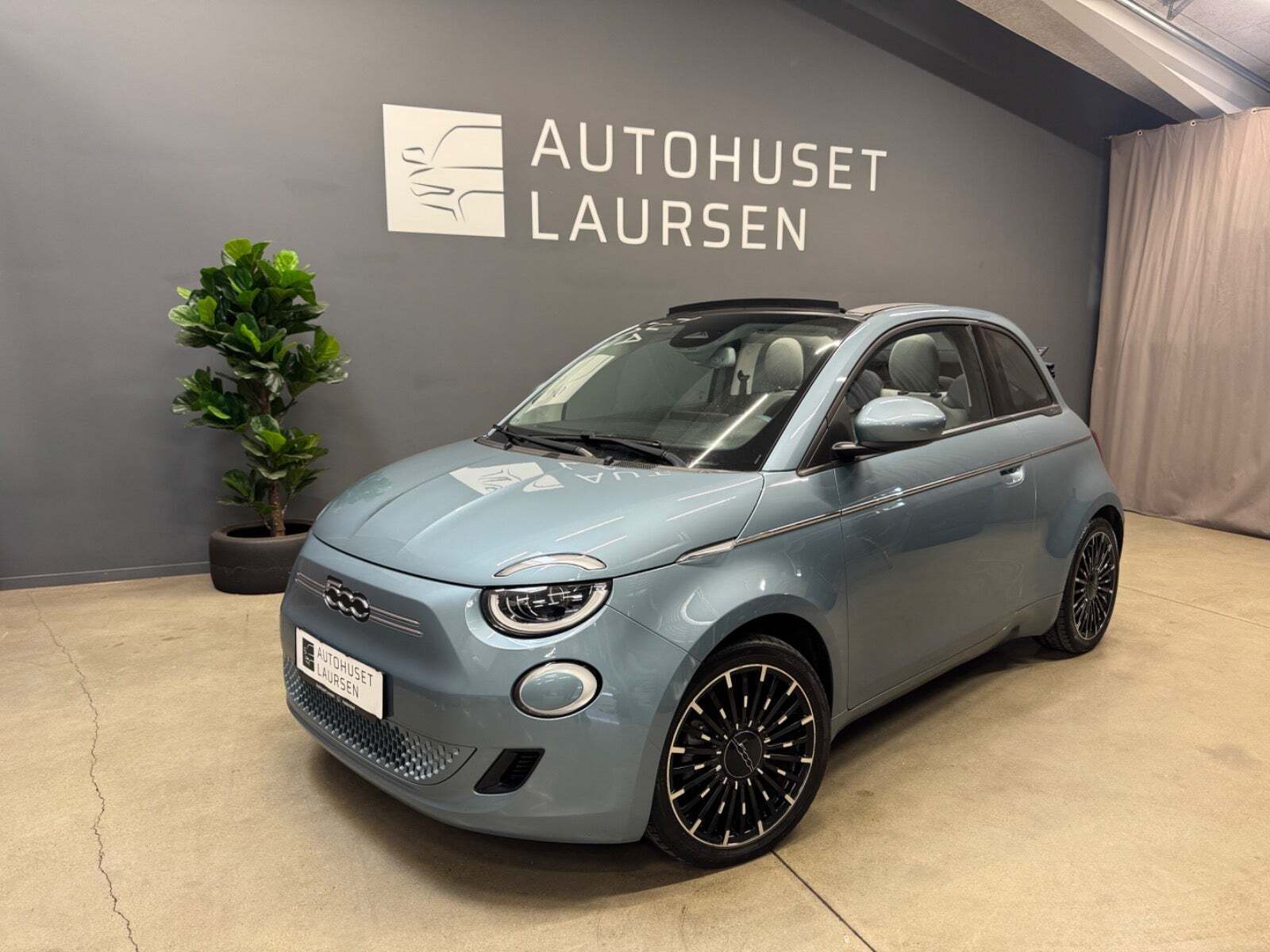 Fiat 500e 42 Icon Cabrio