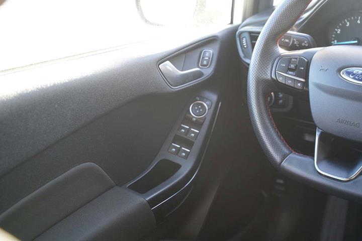 Hvid Ford Fiesta fra 2019