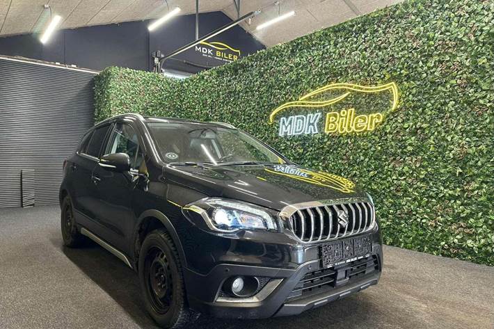 undefined Suzuki S-Cross fra 2021 set udefra