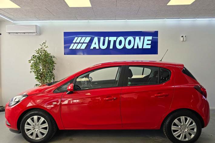 Rød Opel Corsa fra 2017