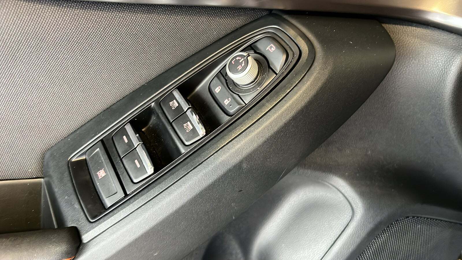 Sort Subaru XV fra 2021 set indefra