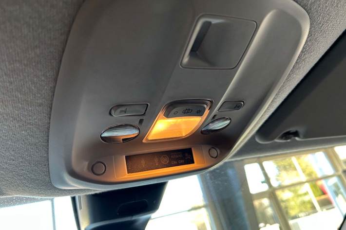 Hvid Peugeot Expert fra 2024