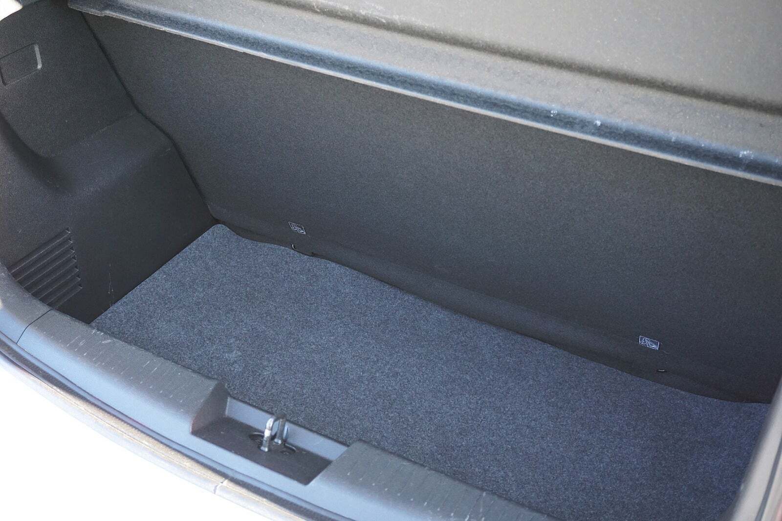 Hvid Opel Karl fra 2017