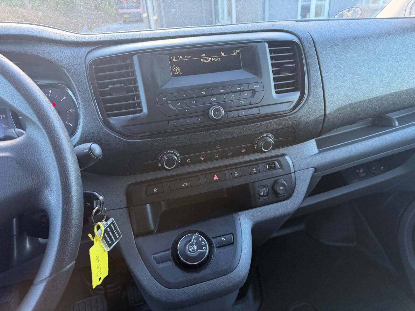 Hvid Peugeot Expert fra 2017