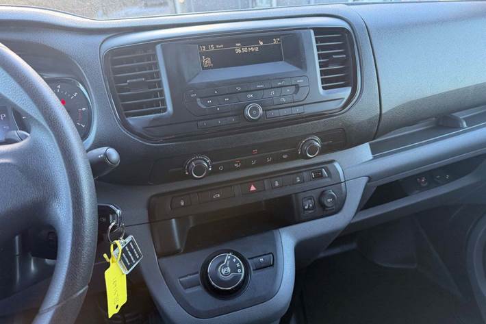 Hvid Peugeot Expert fra 2017