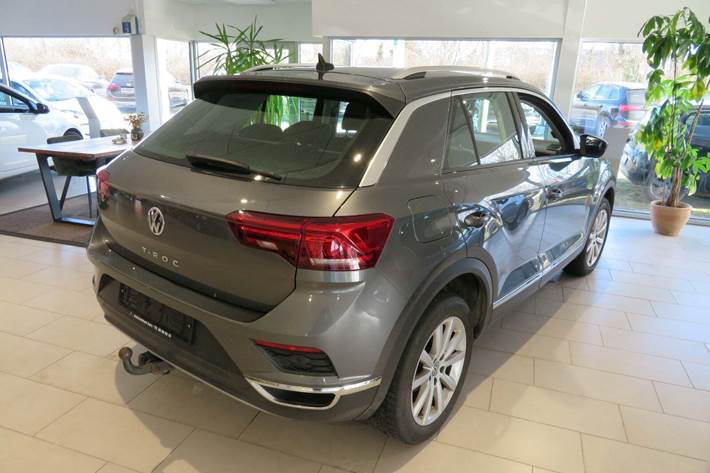 Grå VW T-Roc fra 2020