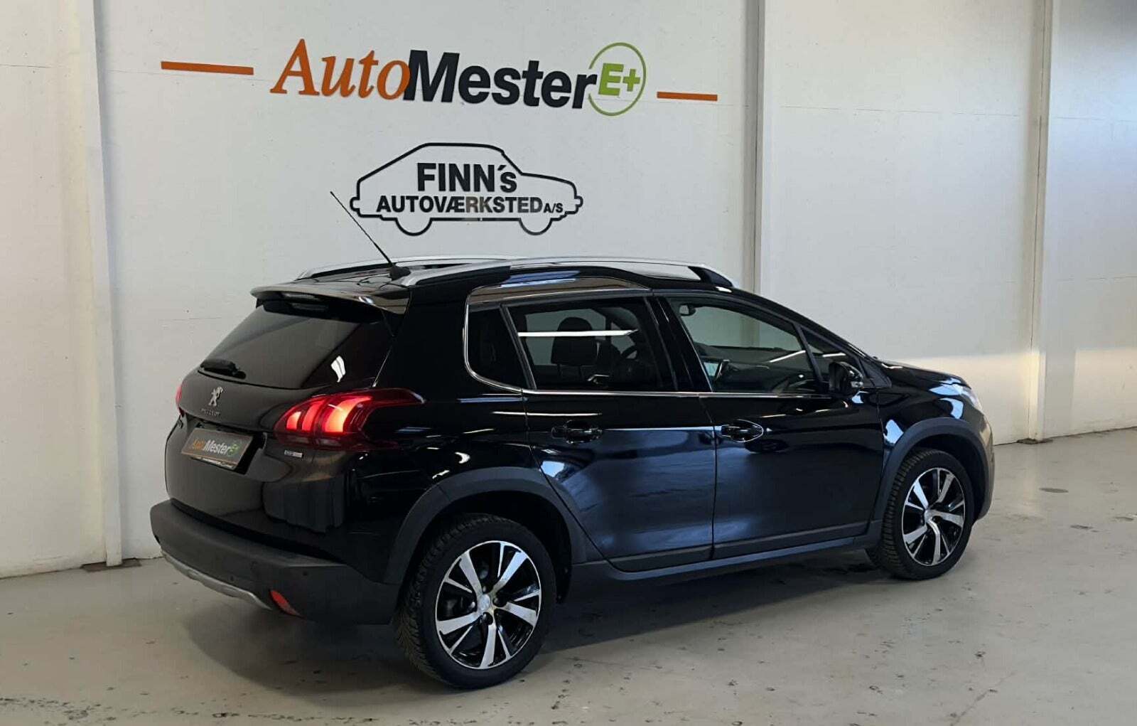 Peugeot 2008 1,2 e-THP 130 Allure Sky