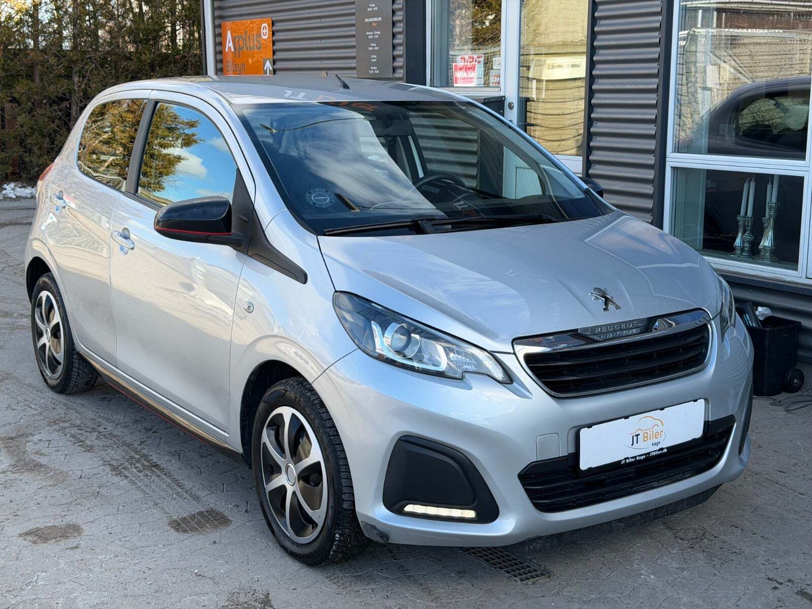 Sølv Peugeot 108 fra 2016