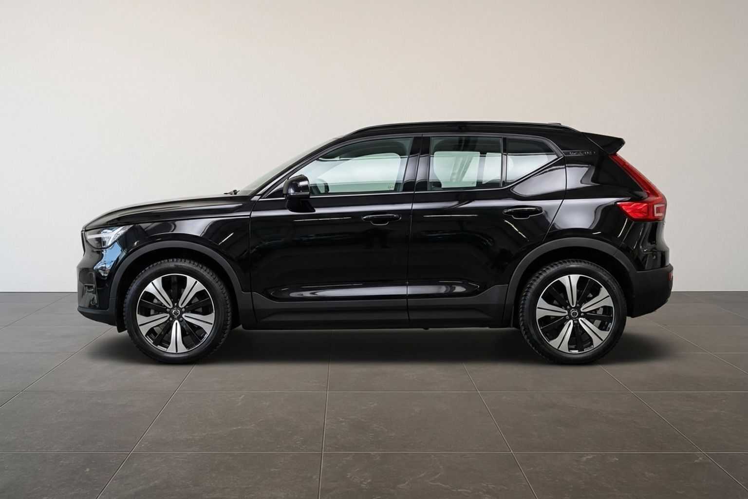 Volvo XC40 Recharge Single Engine Core 231HK 5d Aut.