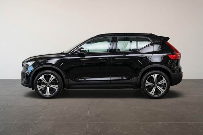 Sort Volvo XC40 fra 2023