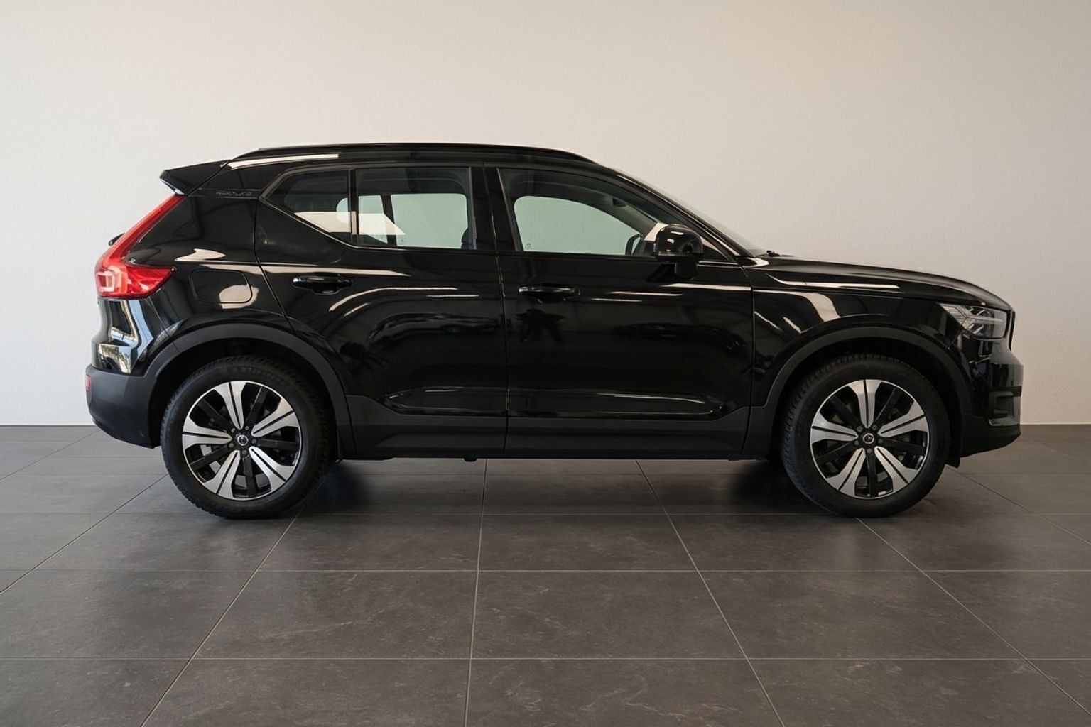 Volvo XC40 Recharge Single Engine Core 231HK 5d Aut.