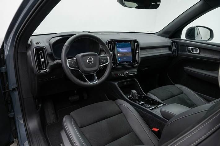 Grøn Volvo XC40 fra 2024