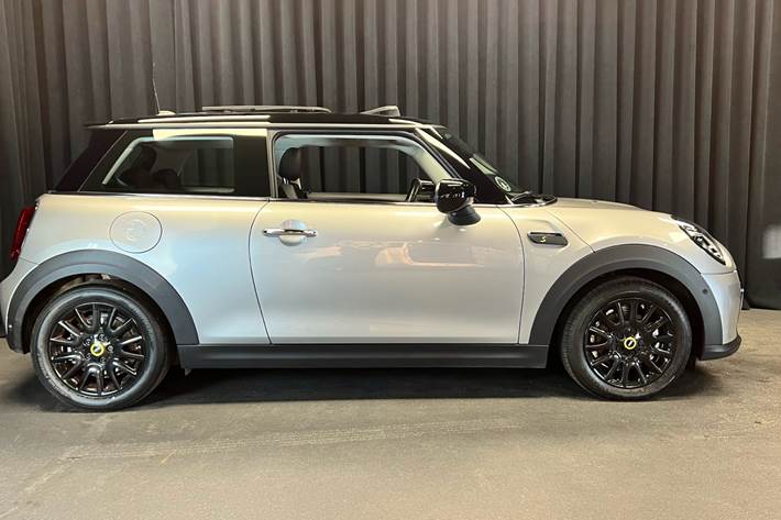 Sølv Mini Cooper fra 2023