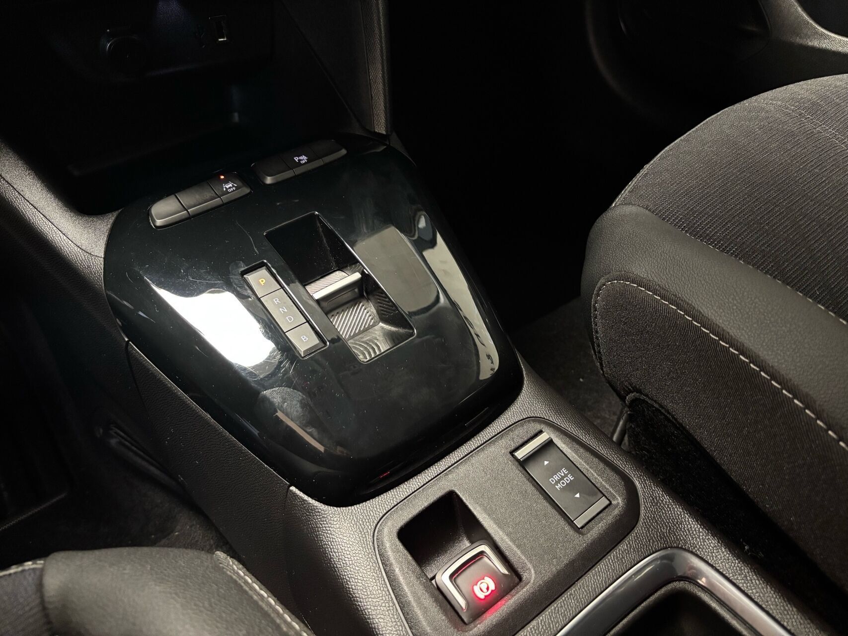 Sort Opel Corsa-e fra 2024