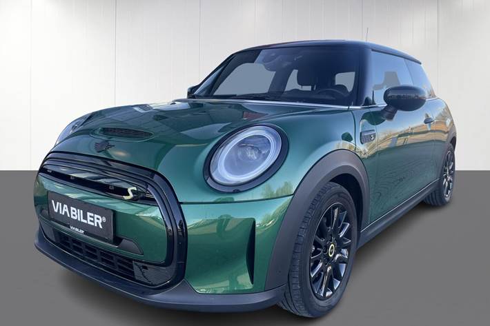 Grøn Mini Cooper fra 2022 set udefra