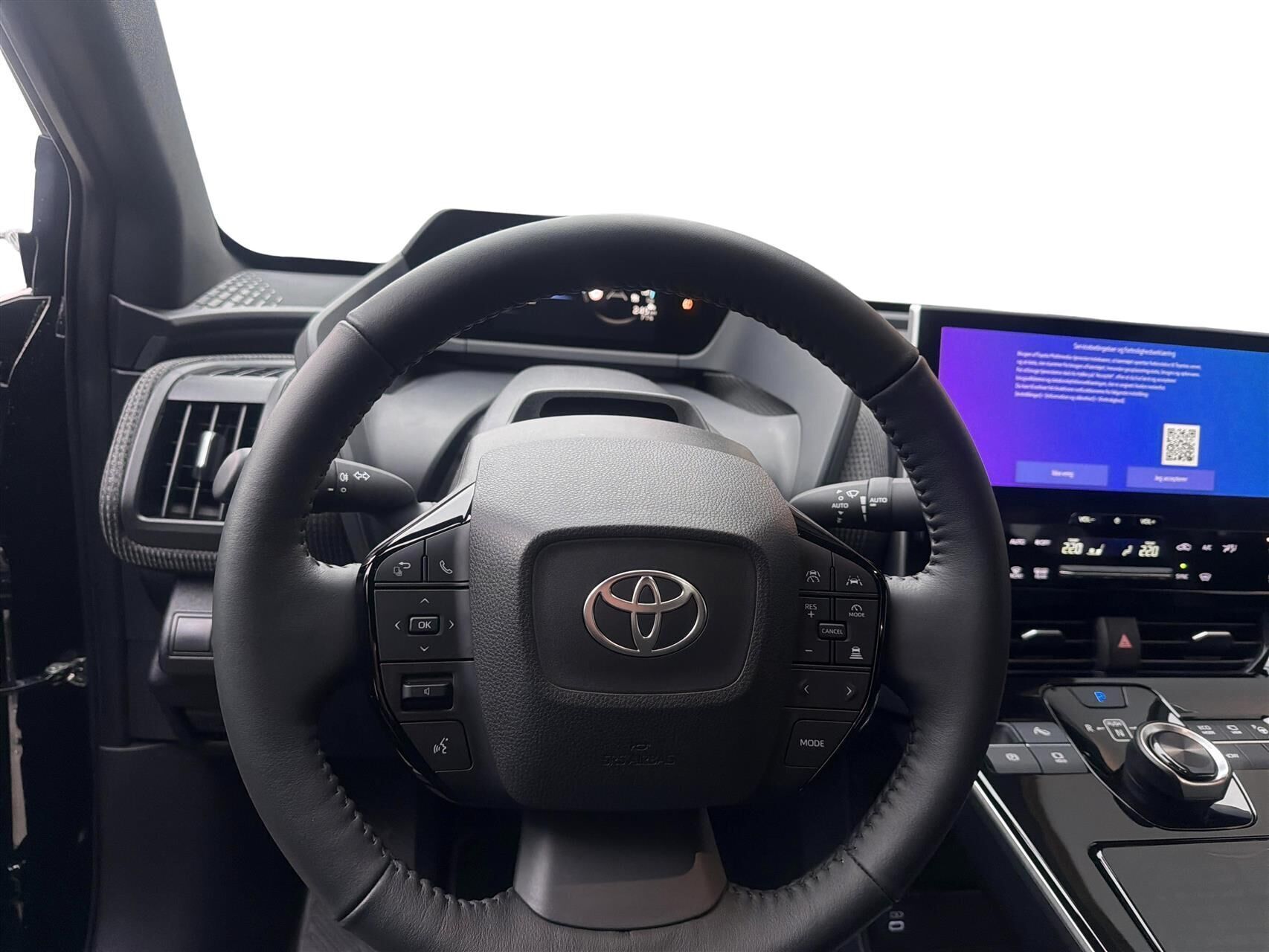 Sort Toyota BZ4X fra 2025