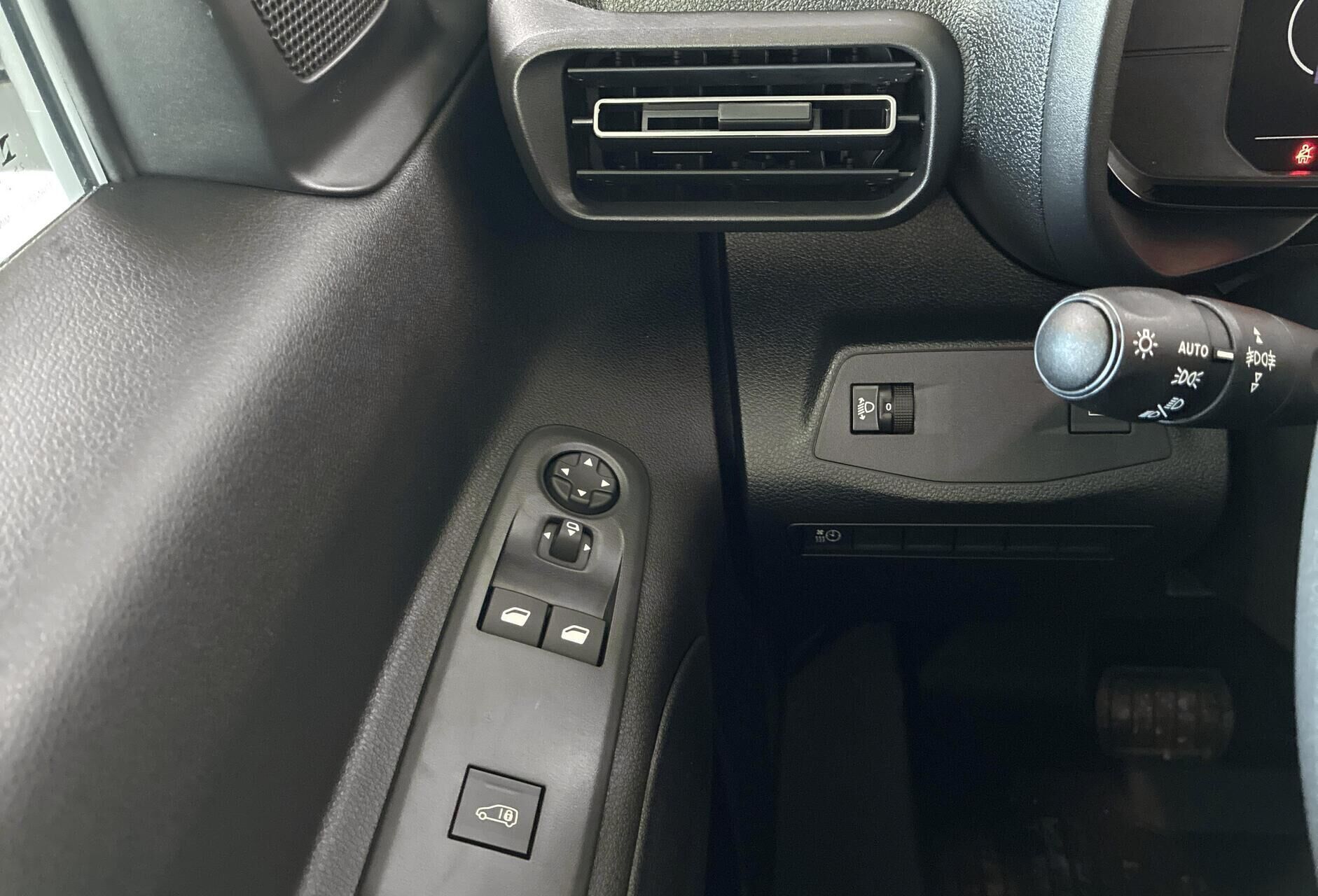 Hvid Toyota Proace City Electric fra 2026