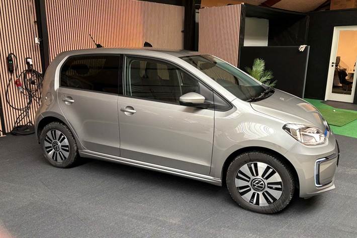 Grå VW E-UP! fra 2021