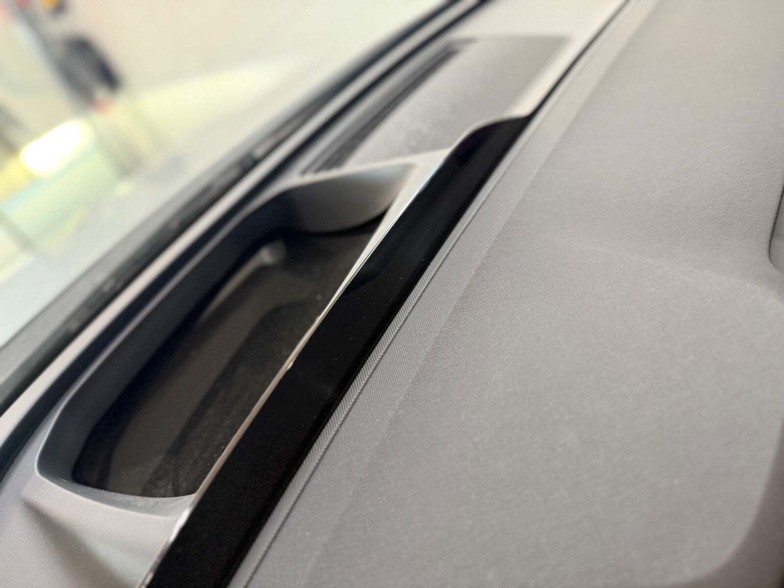 Hvid Skoda Enyaq fra 2023