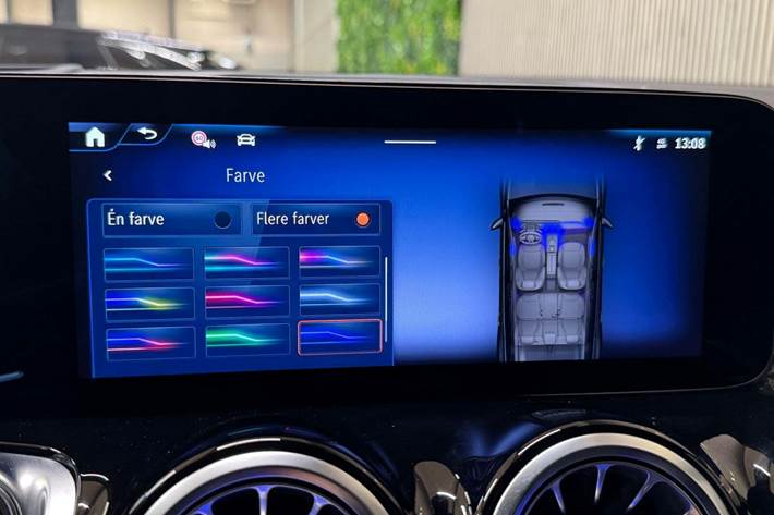 Hvid Mercedes EQB250+ fra 2025