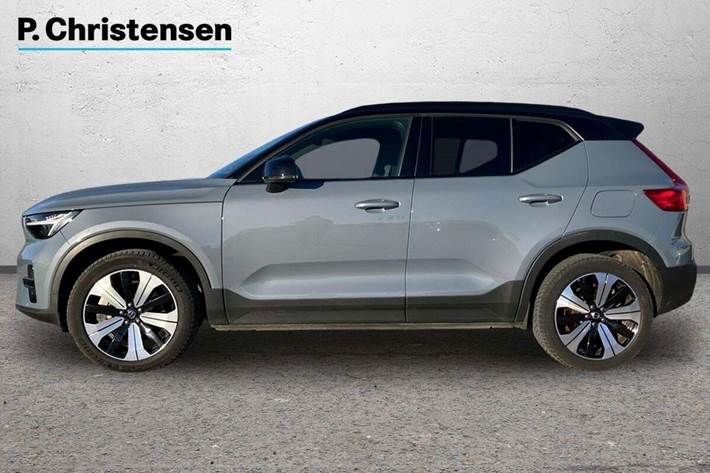 Blå Volvo XC40 fra 2022