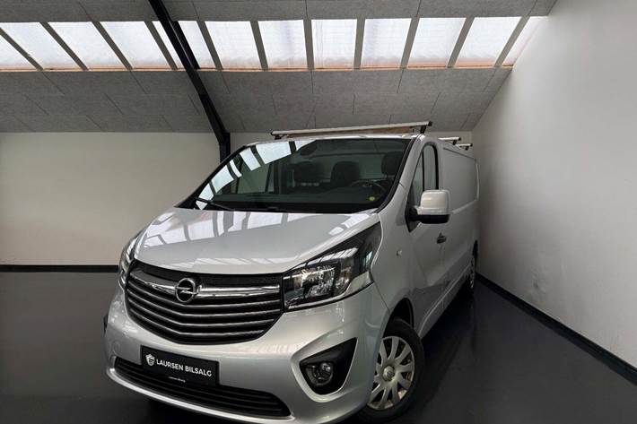 undefined Opel Vivaro fra 2016 set udefra