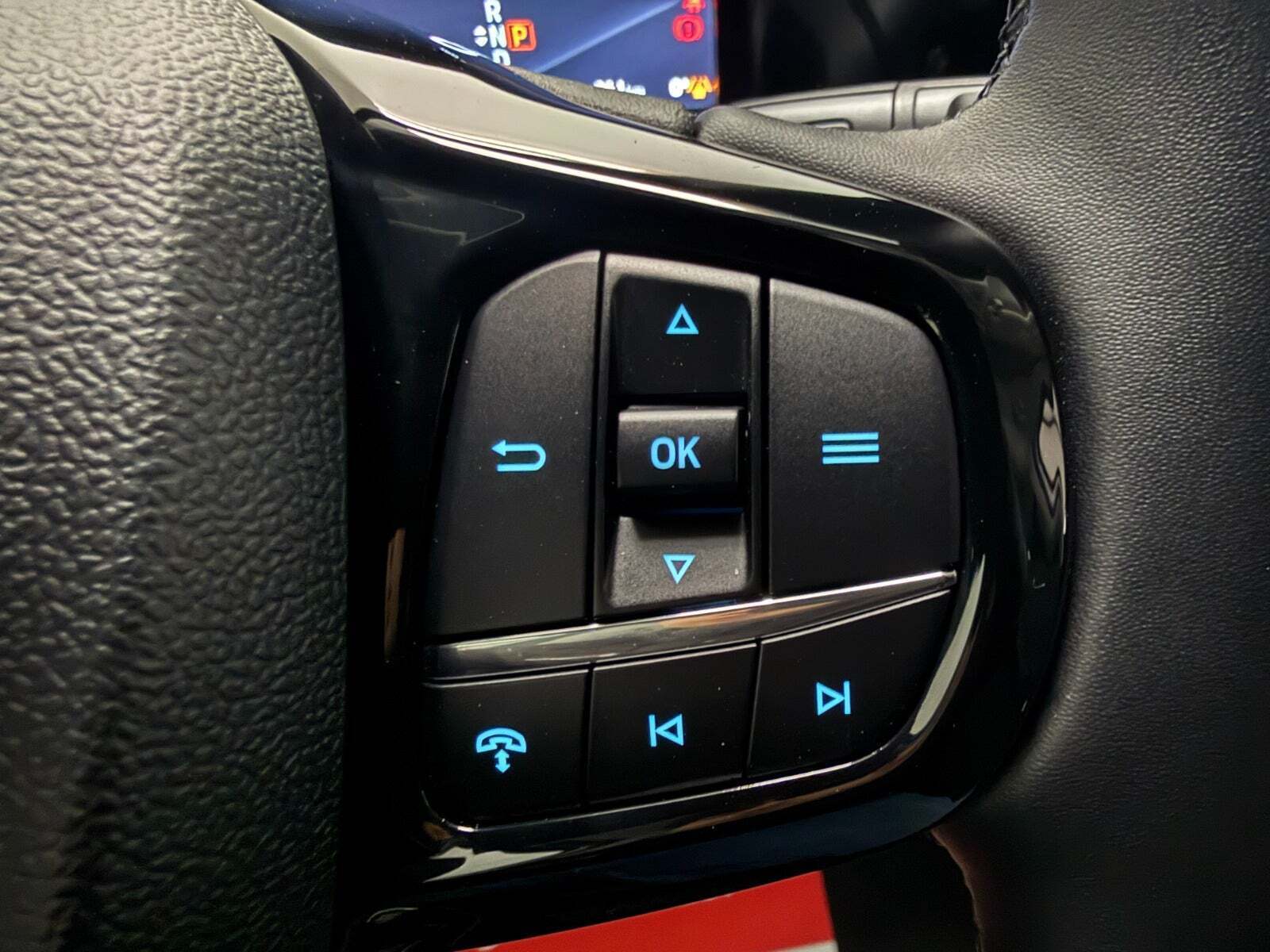 Hvid Ford E-Transit Custom 320S fra 2026