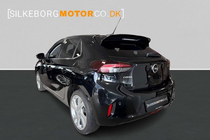 Sort Opel Corsa fra 2020