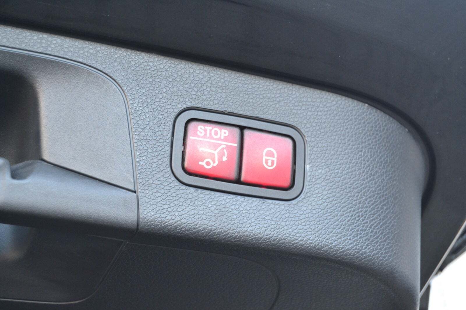 Sort Mercedes EQC400 fra 2022