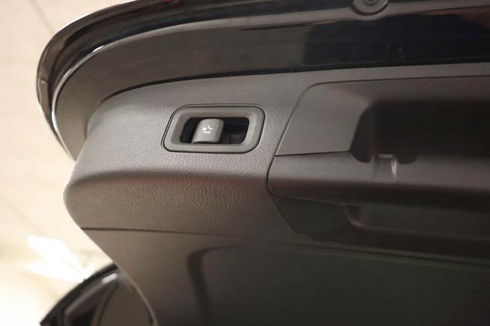 Sort Mercedes GLA250 e fra 2021