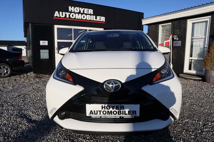 Hvid Toyota Aygo fra 2016
