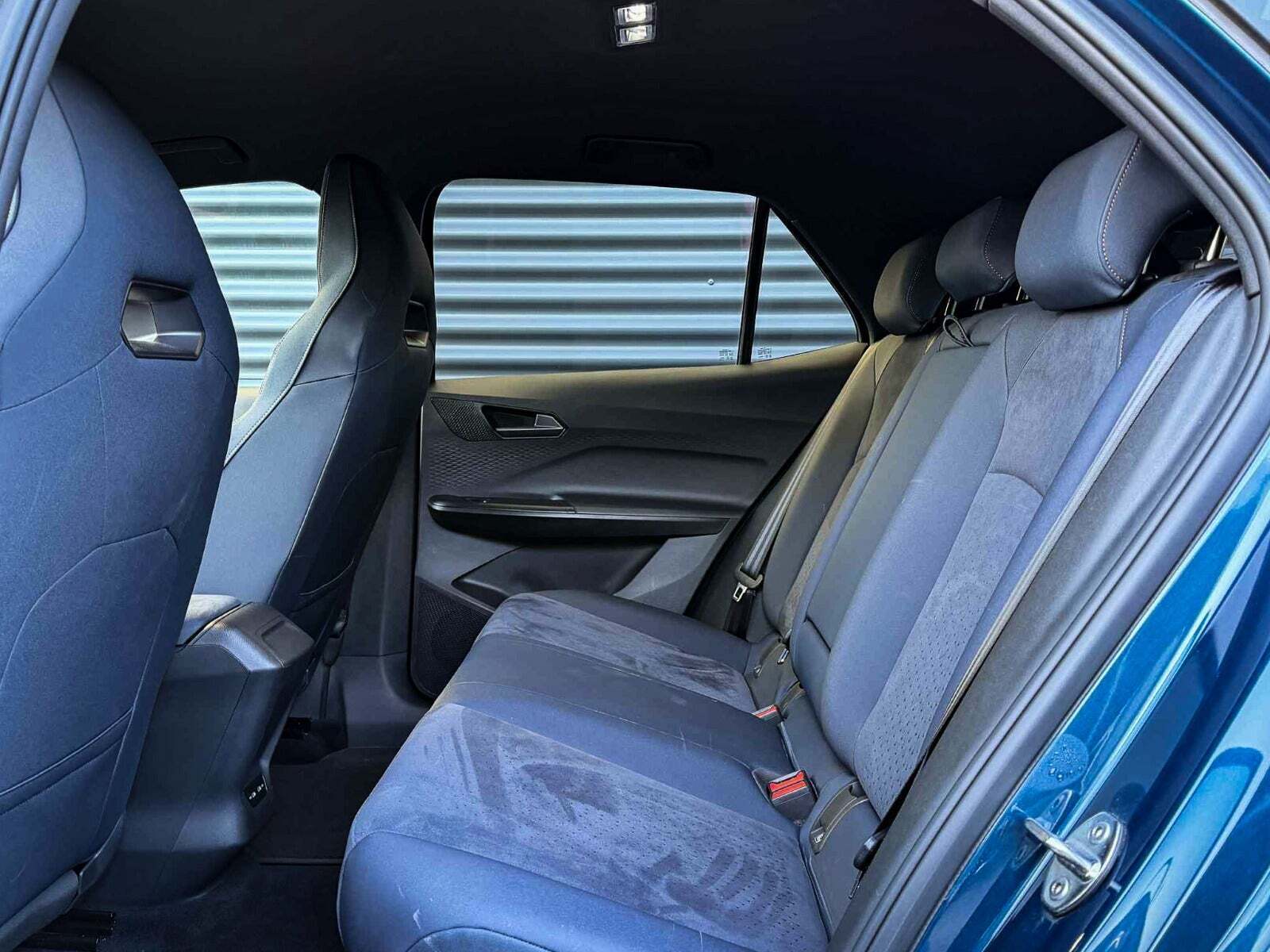 Blå Cupra Born fra 2023