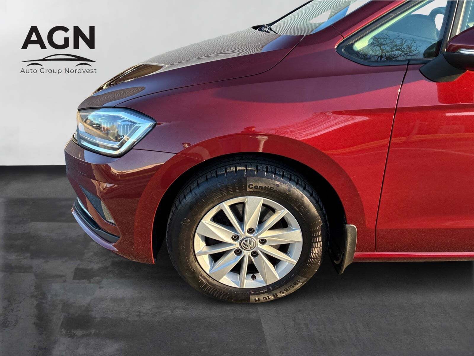 Rød VW Golf Sportsvan fra 2019