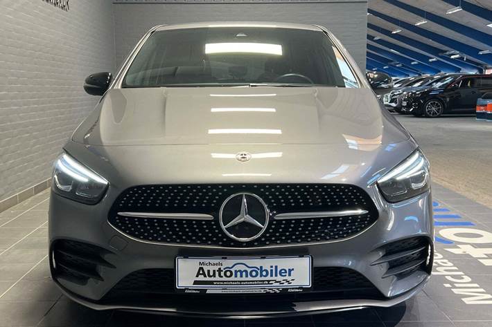 Grå Mercedes B200 fra 2020