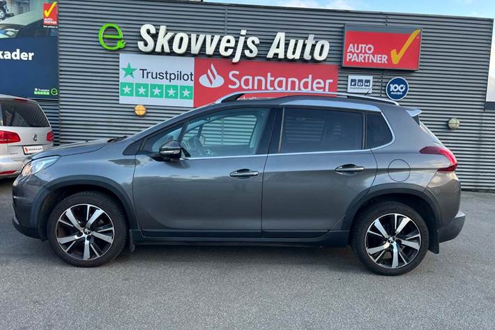 Grå Peugeot 2008 fra 2017