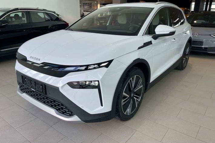 Hvid Skoda Elroq fra 2025 set udefra