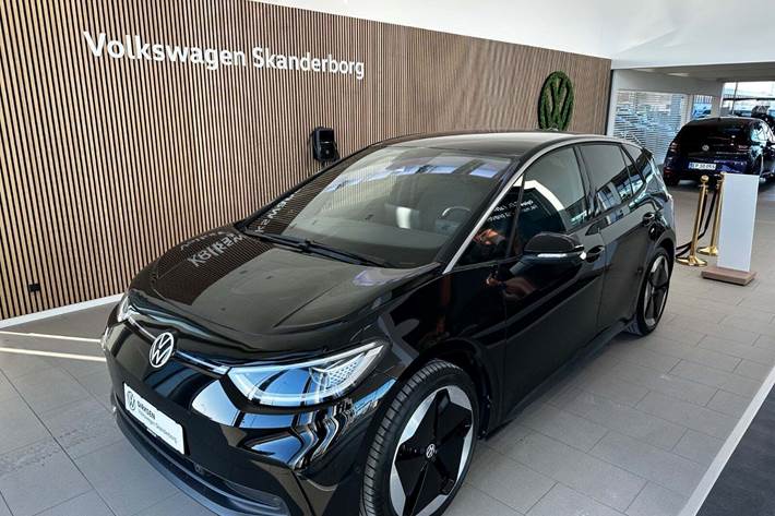 Sort VW ID.3 fra 2025 set udefra