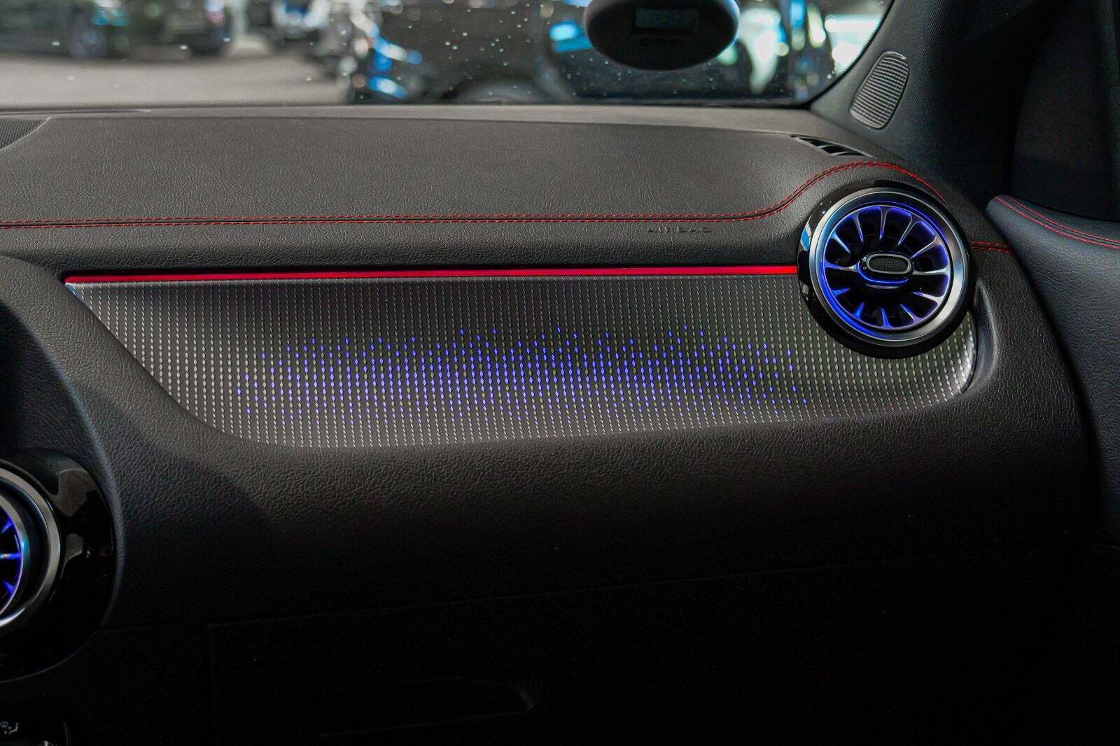 Sort Mercedes EQA250 fra 2022